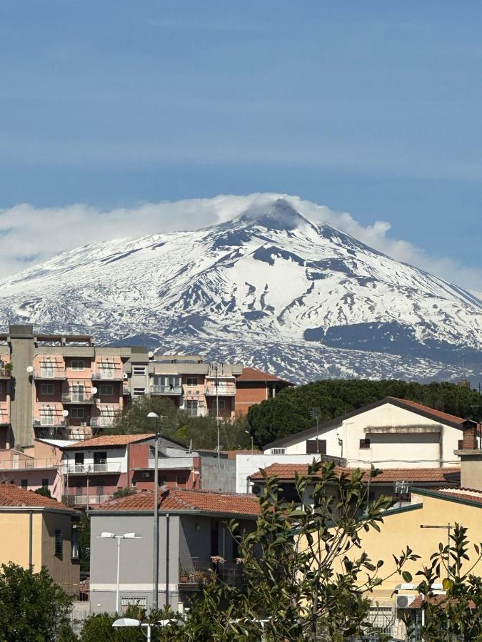 Dama House Airport&Hospital Apartment Catania Bagian luar foto
